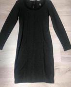 Armani jurk maat  S donker grijs en origineel, Kleding | Dames, Jurken, Grijs, Ophalen of Verzenden, Zo goed als nieuw