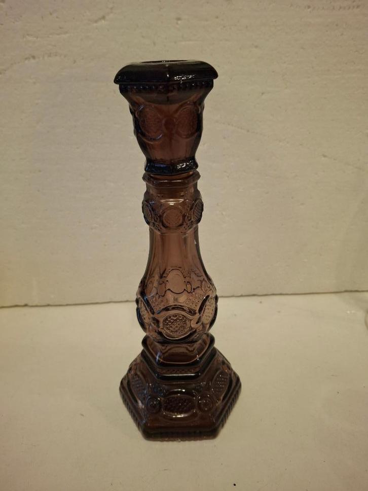 Avon - Charisma - paarse fles in de vorm v/e kandelaar, Antiek en Kunst, Antiek | Glas en Kristal, Ophalen of Verzenden