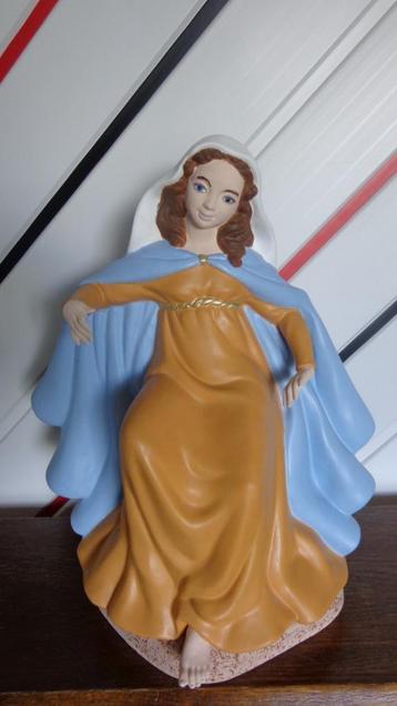 Vintage beeldje Maria beschikbaar voor biedingen