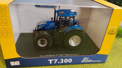 New Holland T7.300 blue Power. UH, Hobby en Vrije tijd, Modelauto's | 1:32, Zo goed als nieuw, Tractor of Landbouw, Universal Hobbies