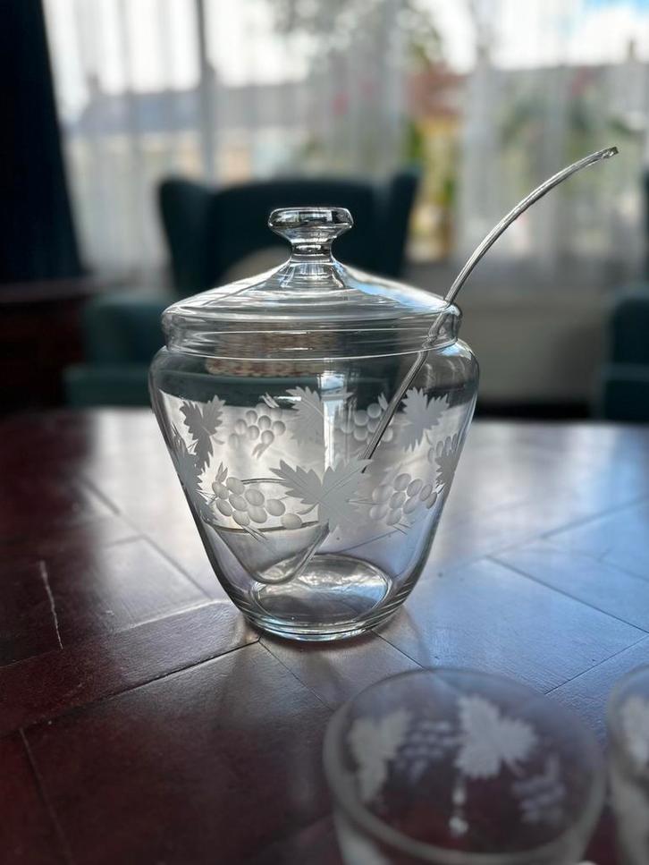 Vintage glazen bowlset met gegraveerde druiven- en bladeren, Antiek en Kunst, Antiek | Glas en Kristal, Ophalen