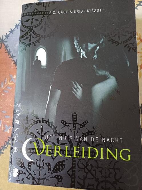 Huis van de nacht boek. P.c. Cast en kristin cast verleiding, Boeken, Chicklit, Gelezen, Ophalen