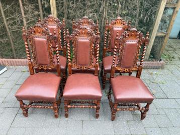 Antieke Gotische Stoelen - Set van 6 beschikbaar voor biedingen