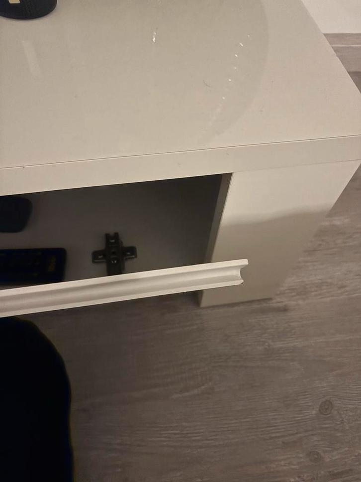 Strakke witte TV meubel, Huis en Inrichting, Kasten | Televisiemeubels, Gebruikt, Minder dan 100 cm, 100 tot 150 cm, 25 tot 50 cm