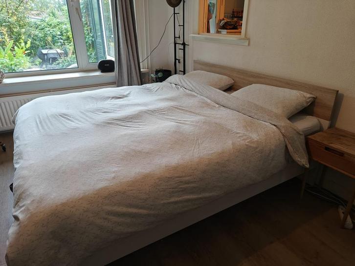 Bedframe 180 X 200, Huis en Inrichting, Slaapkamer | Bedden, Gebruikt, Tweepersoons, 180 cm, 200 cm, Hout, Overige kleuren, Ophalen