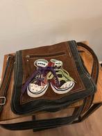 Leuke tas met sneaker applicatie - Zo goed als nieuw!, Ophalen of Verzenden, Zo goed als nieuw, Bruin, Handtas