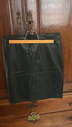 Leren rok 38 donkergroen (vegan leer), Kleding | Dames, Rokken, Maat 38/40 (M), Ophalen of Verzenden, Zo goed als nieuw, Boven de knie