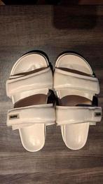 Slippers merk Maruti, Kleding | Dames, Schoenen, Ophalen of Verzenden, Zo goed als nieuw