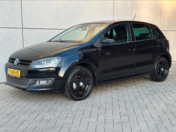 Volkswagen Polo 1.2 TSI105PK/STOELVERWARMING/PARLEERSENSOR beschikbaar voor biedingen