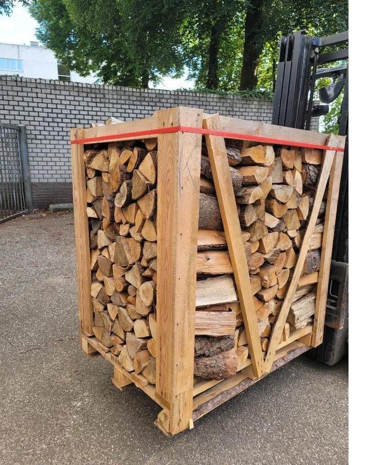 Vrachtwagen met 48 kratten halfdroog openhaardhout, Tuin en Terras, Haardhout, Blokken, Overige houtsoorten, 6 m³ of meer, Ophalen