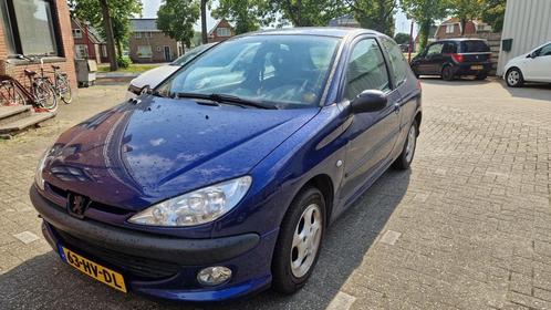 Peugeot 206 1.4 XS Redelijk nette auto😎, Auto's, Peugeot, Bedrijf, Airbags, Elektrische ramen, Lichtmetalen velgen, Mistlampen