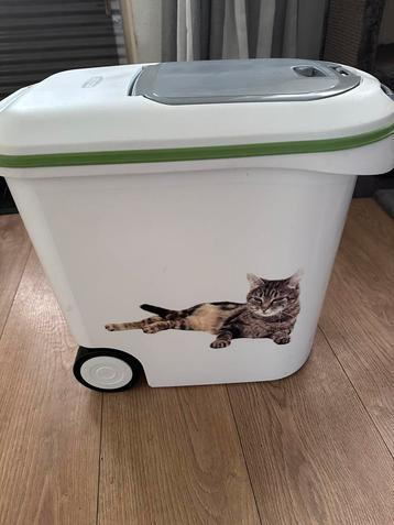 Curver kattenvoer ton 12 kilo beschikbaar voor biedingen