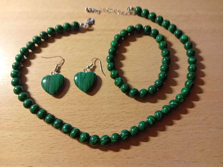 Mooie sieradenset van Malechiet., Sieraden, Tassen en Uiterlijk, Kettingen, Nieuw, Overige materialen, Groen, Ophalen of Verzenden