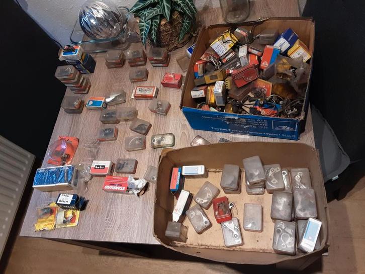 CONTACTPUNTEN ONTSTEKING AUTO , VELE  MODELLEN MAIL MIJ, Auto diversen, Overige Auto diversen, Ophalen of Verzenden