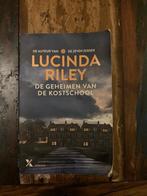 De geheimen van de kostschool - Lucinda Riley, Ophalen of Verzenden, Gelezen