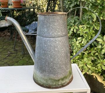 Brocante oude zinken kan beschikbaar voor biedingen