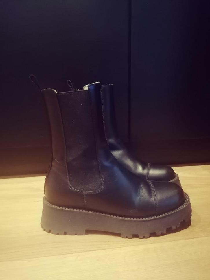 Chelsea boots / zwarte laarzen van Selected Femme, Kleding | Dames, Schoenen, Zo goed als nieuw, Lage of Enkellaarzen, Zwart, Ophalen of Verzenden