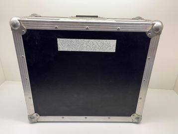 FLIGHTCASE met schuimrubber (Buitenmaat 50 x 43 x 22cm) beschikbaar voor biedingen