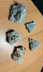 Pyrietkubussen op matrix, Verzamelen, Mineralen en Fossielen, Ophalen of Verzenden, Mineraal