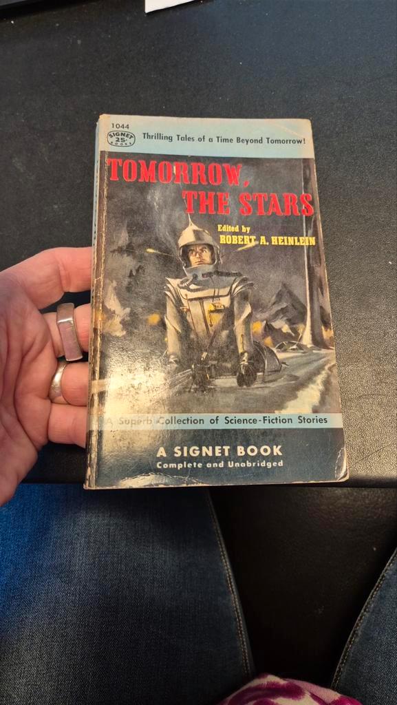 Tomorrow, The Stars - Robert A. Heinlein, Boeken, Science fiction, Gelezen, Ophalen of Verzenden