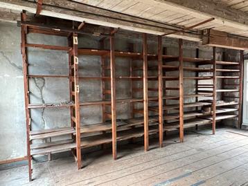 Oude Houten Magazijnstelling Stellingkast 650 x 67 x 290 cm beschikbaar voor biedingen