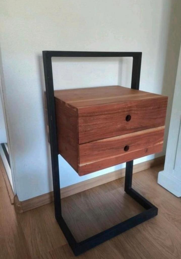 Acacia hout nachtkastje nieuw, Huis en Inrichting, Slaapkamer | Nachtkastjes, Nieuw, 70 cm of meer, Minder dan 45 cm, Hout, Ophalen