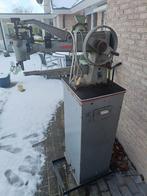 Naaimachine + holnietmachines, Ophalen