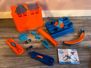 Hot wheels track builder luxe stuntbox beschikbaar voor biedingen