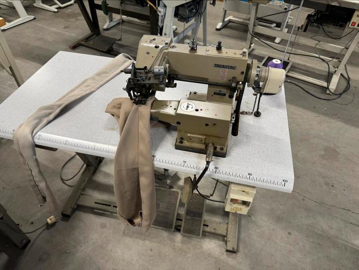 Industriele blindzoom naaimachine automaat treasure 220v, Hobby en Vrije tijd, Naaimachines en Toebehoren, Gebruikt, Naaimachine