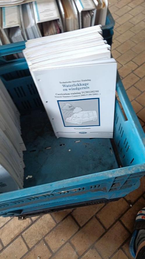 Partij werkplaats boeken Ford, Auto diversen, Autogereedschap, Zo goed als nieuw, Ophalen
