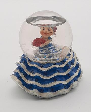 Mini Sneeuwbol / Snow globe van Spaanse danseres beschikbaar voor biedingen
