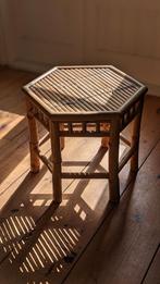 Vintage Rotan Bamboe tafeltje, Huis en Inrichting, Tafels | Bijzettafels, Rond, Gebruikt, Ophalen of Verzenden, Minder dan 55 cm