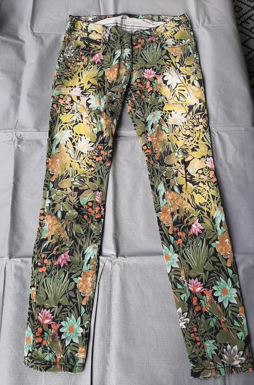 Maison Scotch gebloemde stretch jeans maat 26  🛍2+1 gratis, Kleding | Dames, Broeken en Pantalons, Gedragen, Maat 34 (XS) of kleiner