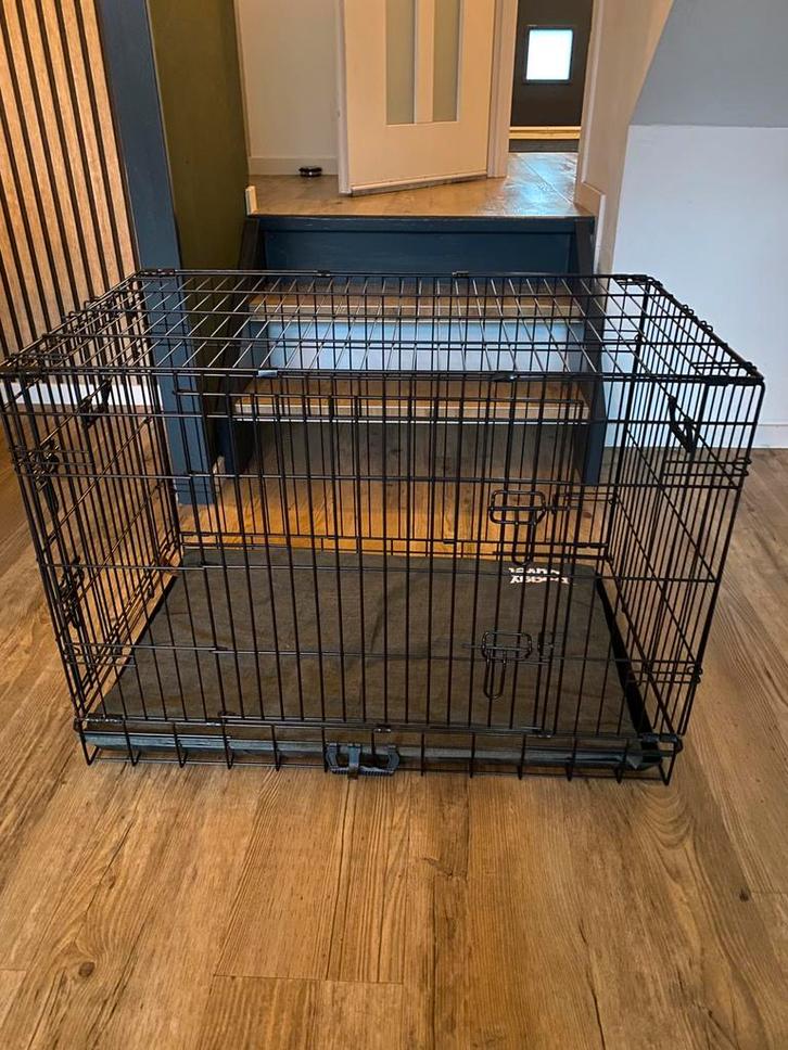 Bench met kussen, 90cm breed, 55cm diep, 65cm hoog, Dieren en Toebehoren, Hondenhokken, Gebruikt, Minder dan 65 cm, 75 tot 110 cm