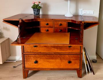 Secretaire van Shaker furniture beschikbaar voor biedingen