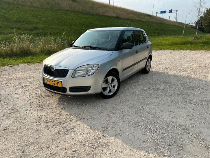 Skoda Fabia 1.2 44KW 2010 Grijs, Auto's, Skoda, Bedrijf, Benzine, C, Hatchback, Handgeschakeld, Geïmporteerd, Zilver of Grijs