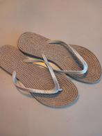 Bijna nieuwe slippers zilver mt 38, Slippers, Overige kleuren, Ophalen of Verzenden, Zo goed als nieuw