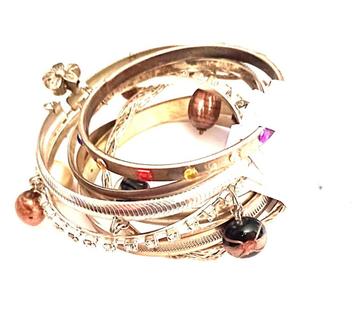 Trendy bedel armbandjes Size: 19/22cm p stk € 2,- beschikbaar voor biedingen
