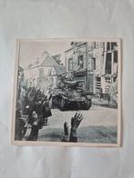 Foto tanks in Sainte-Mère-Église op 7 juni 1944 WOII, Ophalen of Verzenden, Duitsland, Foto of Poster