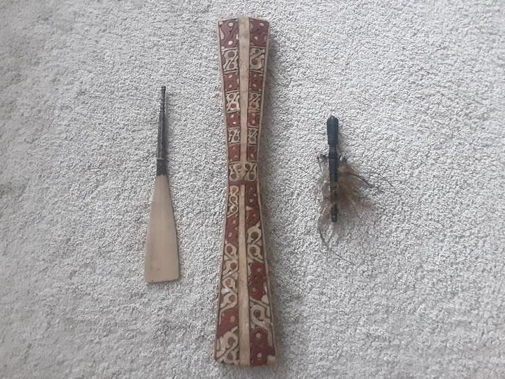 KORWAR SCHILD AMULET SPATEL GEELVINKBAAI CENDERAWASIH PAPUA, Antiek en Kunst, Kunst | Niet-Westerse kunst, Ophalen of Verzenden