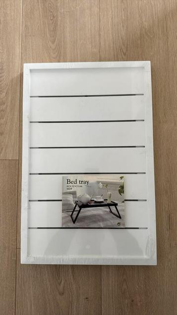 Nieuw! Bed tray 60x32x21 in gesloten verpakking beschikbaar voor biedingen
