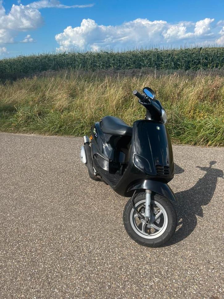 1000€ deze week!!! Zip type 3 70cc snor, Fietsen en Brommers, Scooters | Piaggio, Zo goed als nieuw, Zip, Maximaal 25 km/u, Tweetakt