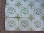 30 antieke wandtegels met fijne margrietjes, Ophalen