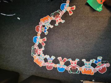 Slinger met kinderen  beschikbaar voor biedingen