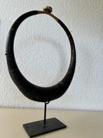 Oude koppensnellers warrior sieraad “Kalabubu Nias Indonesie, Ophalen of Verzenden