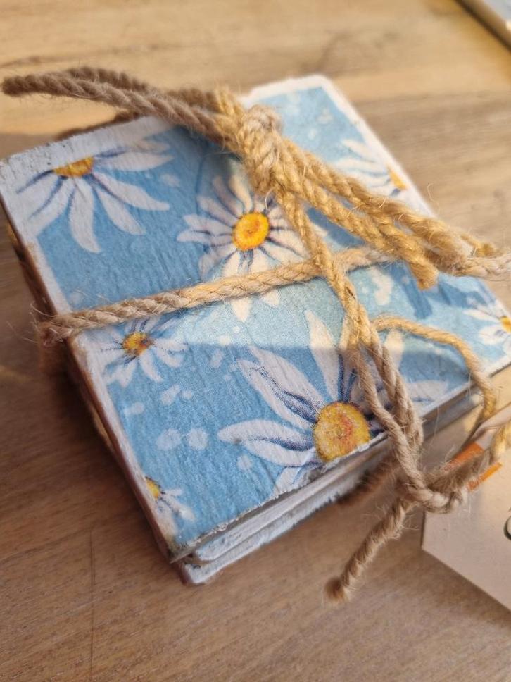 Houten Onderzetters - Zonnebloem Motief 9x9cm, Huis en Inrichting, Woonaccessoires | Onderzetters, Nieuw, Glas of Kopje, Ophalen of Verzenden