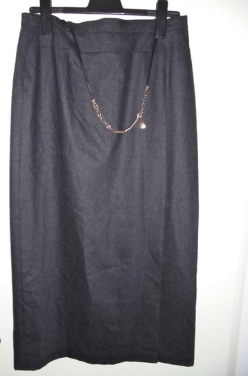 Basler rok maat 40 42 beschikbaar voor biedingen