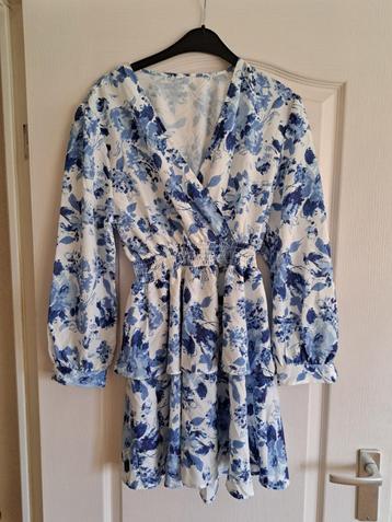 Leuke witte jurk jurkje met blauwe bloemen print maat 36 beschikbaar voor biedingen