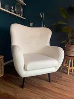 Witte fauteuil met houten poten, Huis en Inrichting, Fauteuils, 75 tot 100 cm, Zo goed als nieuw, 75 tot 100 cm, Ophalen