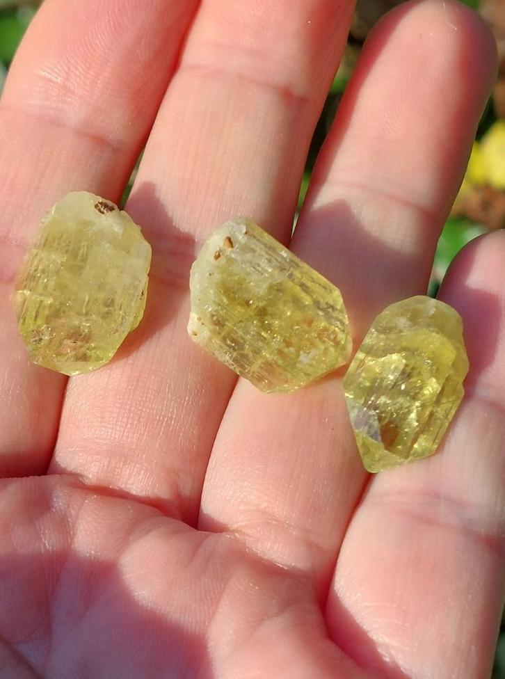 Mooie gave Brazilianiet kristalletjes, Verzamelen, Mineralen en Fossielen, Ophalen of Verzenden